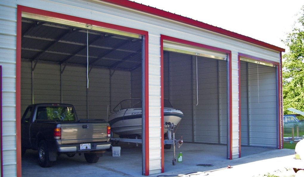 Boat garage building