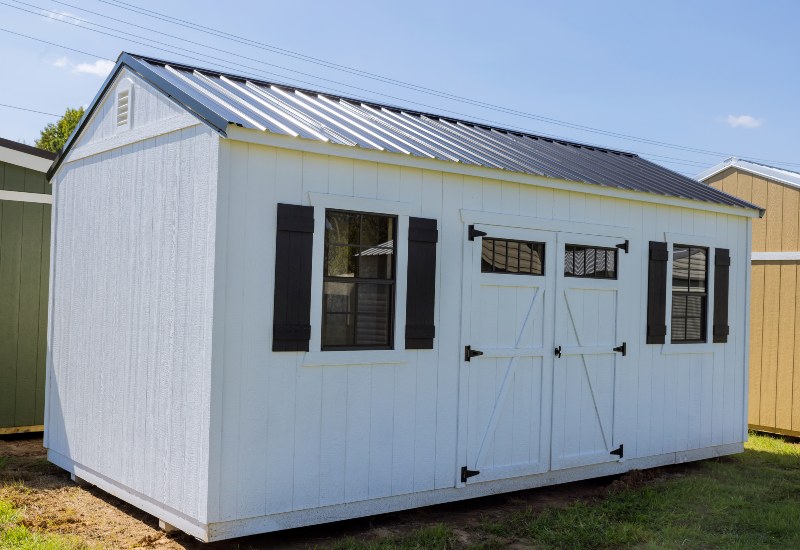 Portable shed building